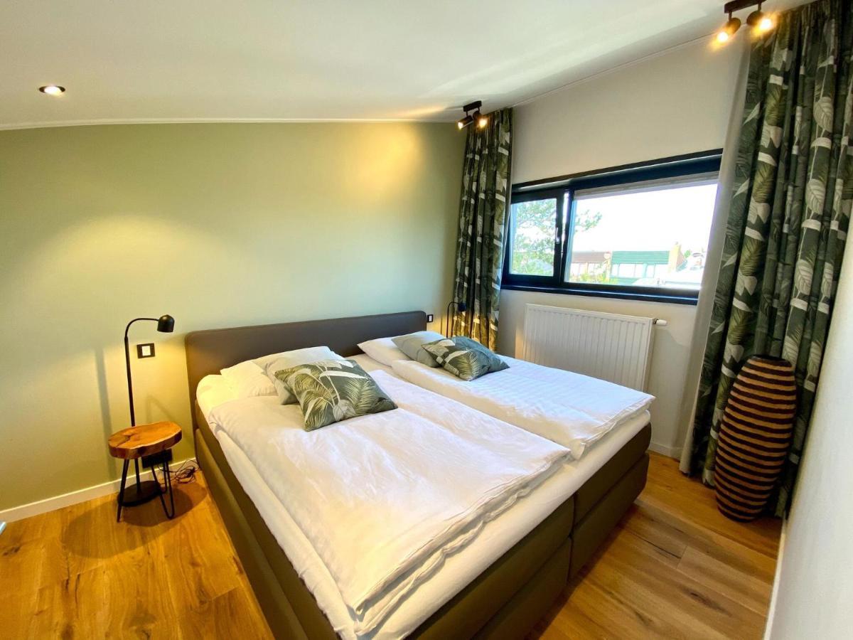 Charming In Nieuwvlietbad With Sauna *